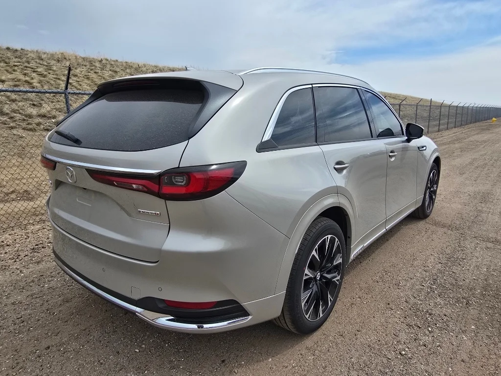 New 2026 Platinum Quartz Metallic Mazda 3.3 Turbo S Premium Plus AWD image 5