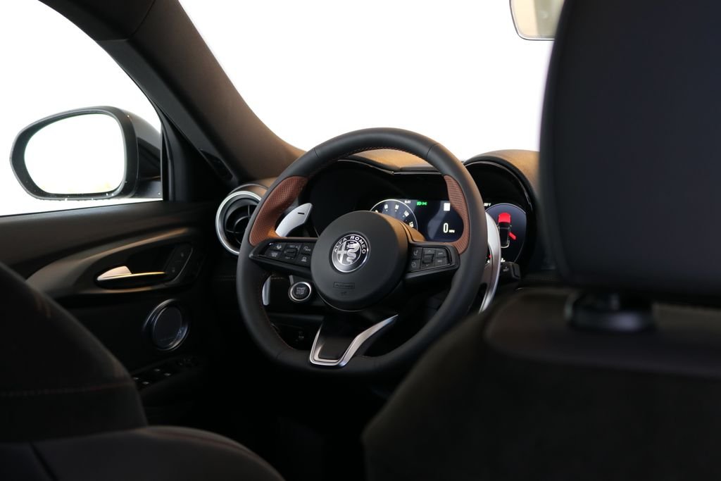 New 2025 Alfa Black Exterior Paint Alfa Romeo Intensa image 37