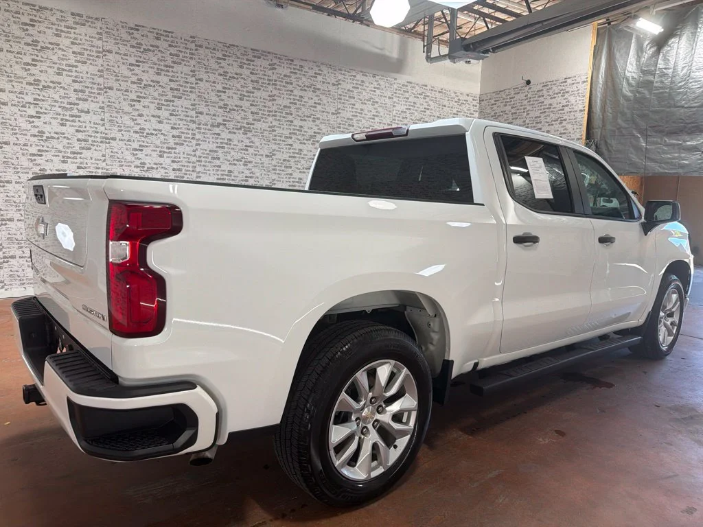 Used 2022 Summit White Chevrolet Custom image 7