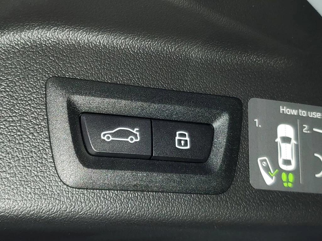 Used 2026 Gray BMW sDrive40i image 8
