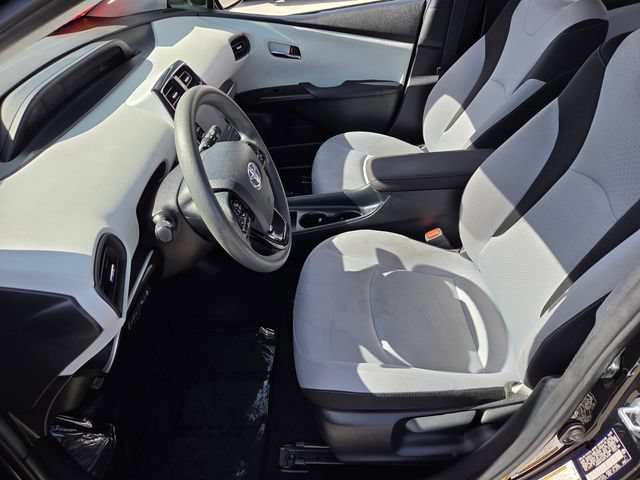 2021 Toyota Prius LE - Photo 10