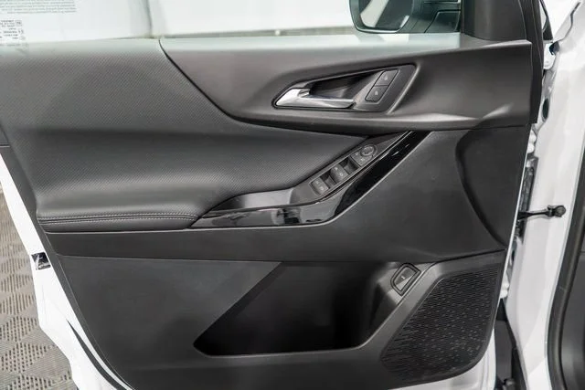 New 2027 Summit White Chevrolet LT image 12