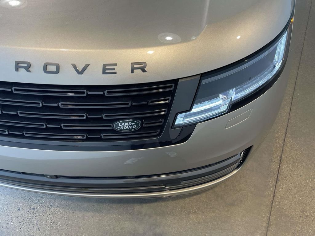 New 2026 Batumi Gold Land Rover SE image 7