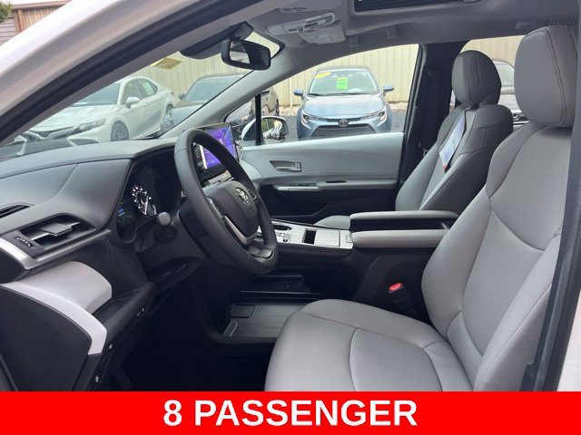 Used 2026 Beige Toyota XLE image 7