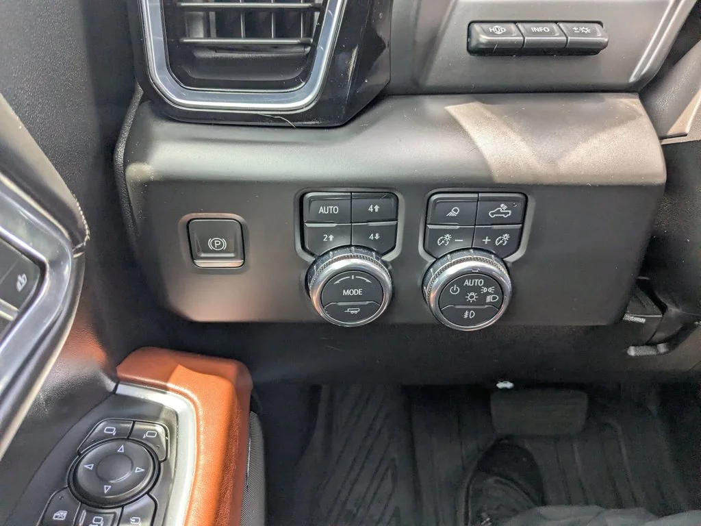 Used 2024 White Frost Tricoat GMC Denali Ultimate image 22