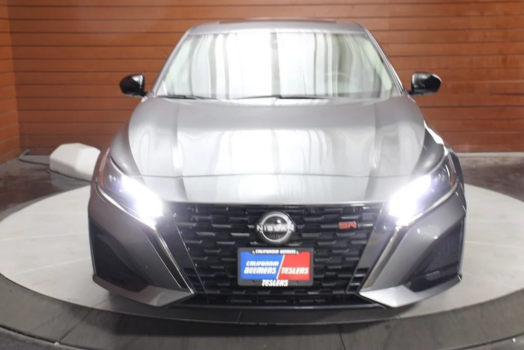 Used 2023 Gun Metallic Nissan 2.5 SR image 4