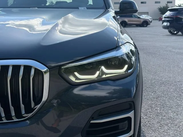 Used 2022 Arctic Grey Metallic BMW sDrive40i image 9