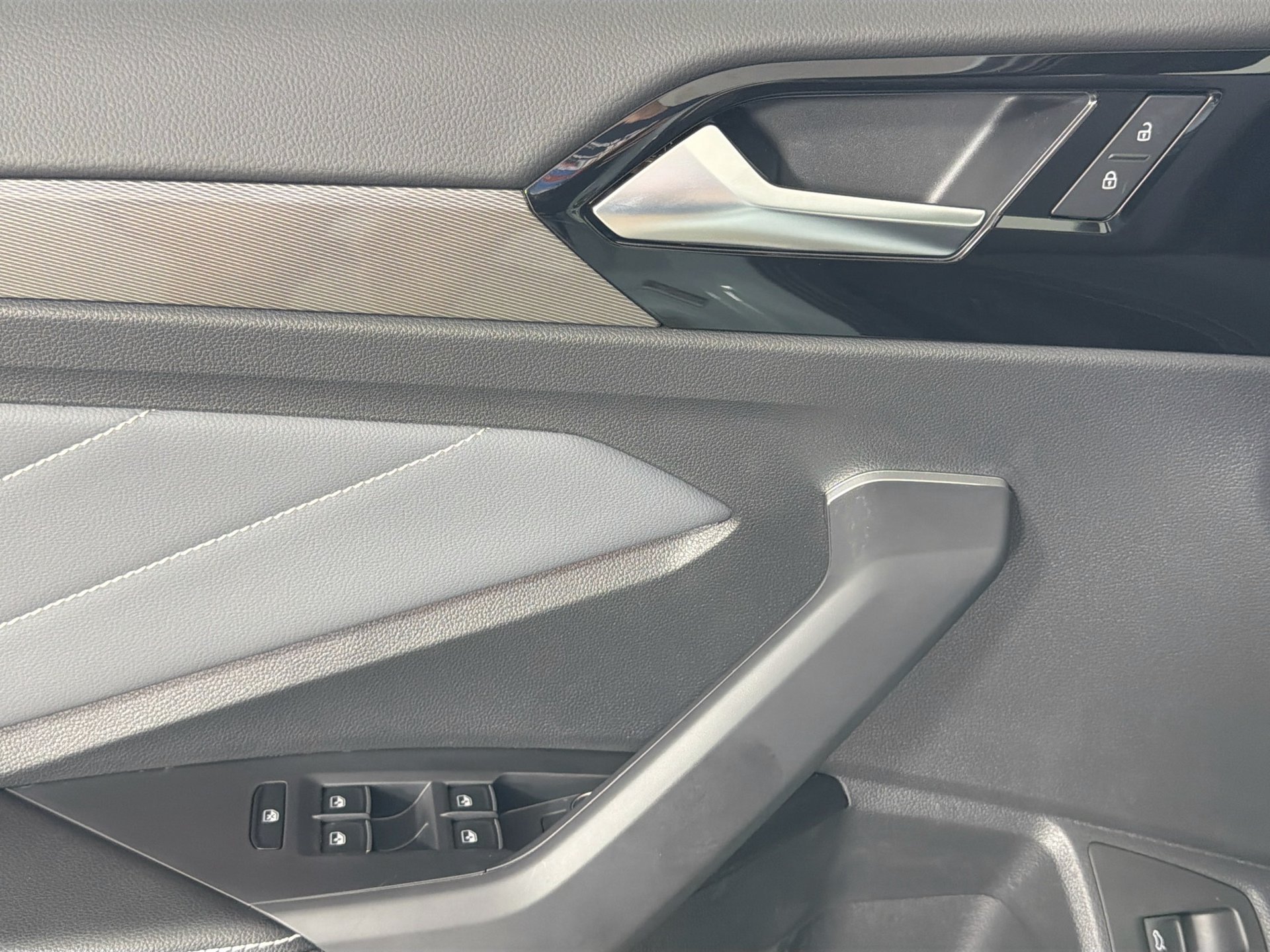 2026 Volkswagen Jetta SEL - Photo 17