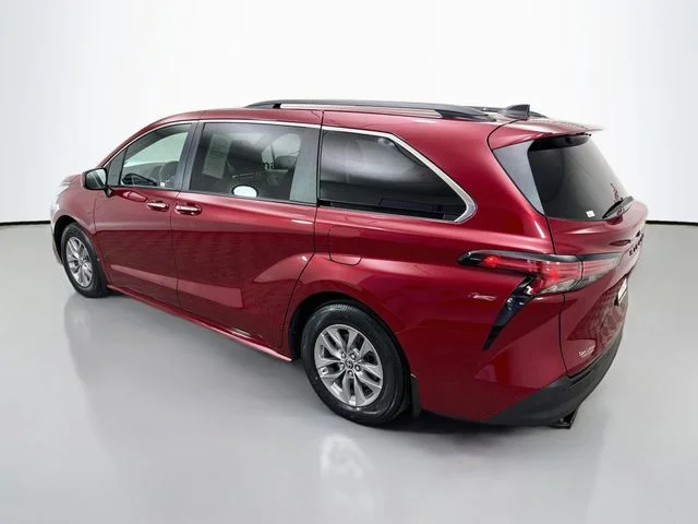 Used 2022 Red Toyota XLE image 5