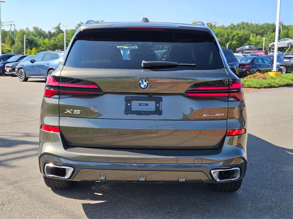 Used 2026 Manhattan Green Metallic BMW xDrive40i image 6