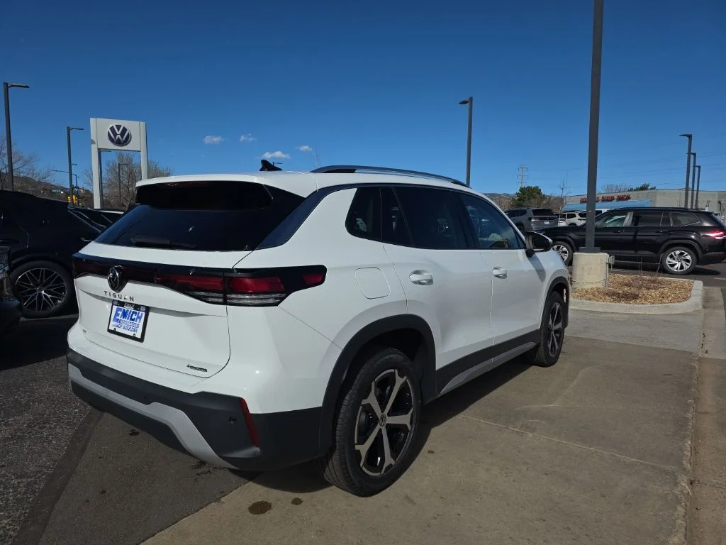 New 2026 White/off-white Volkswagen 2.0T SE image 5