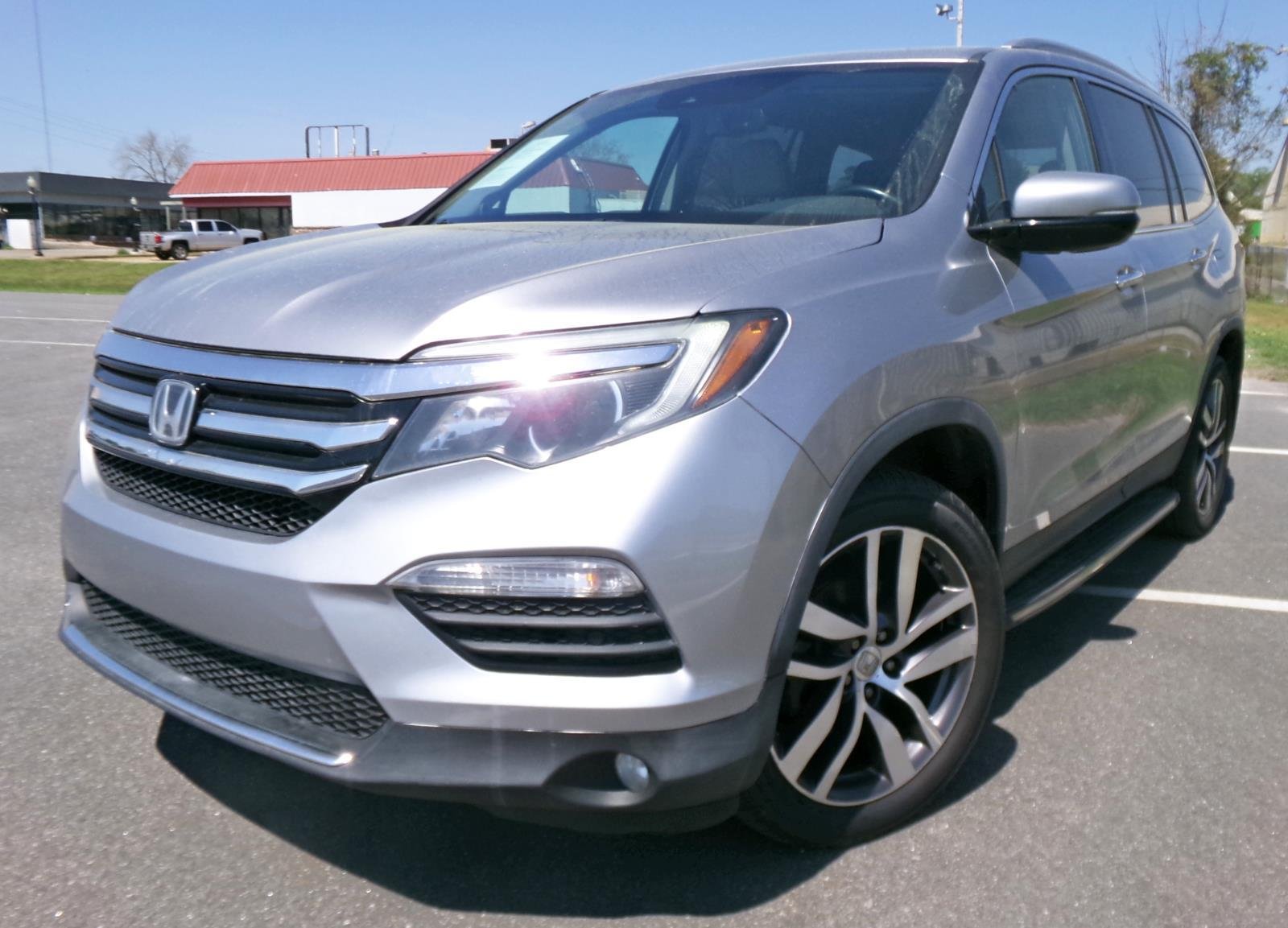 2016 Honda Pilot 4WD Touring's photo
