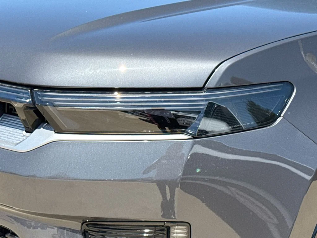 New 2026 Baltic-Gray Metallic Clear-Coat Exterior Paint Jeep  image 4
