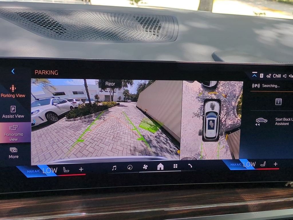 New 2026 White Metallic BMW xDrive40i image 21