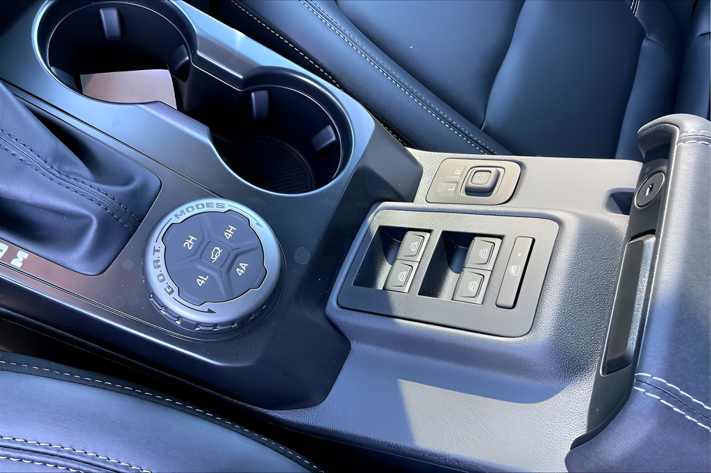 New 2025 Shadow Black Ford Badlands image 18