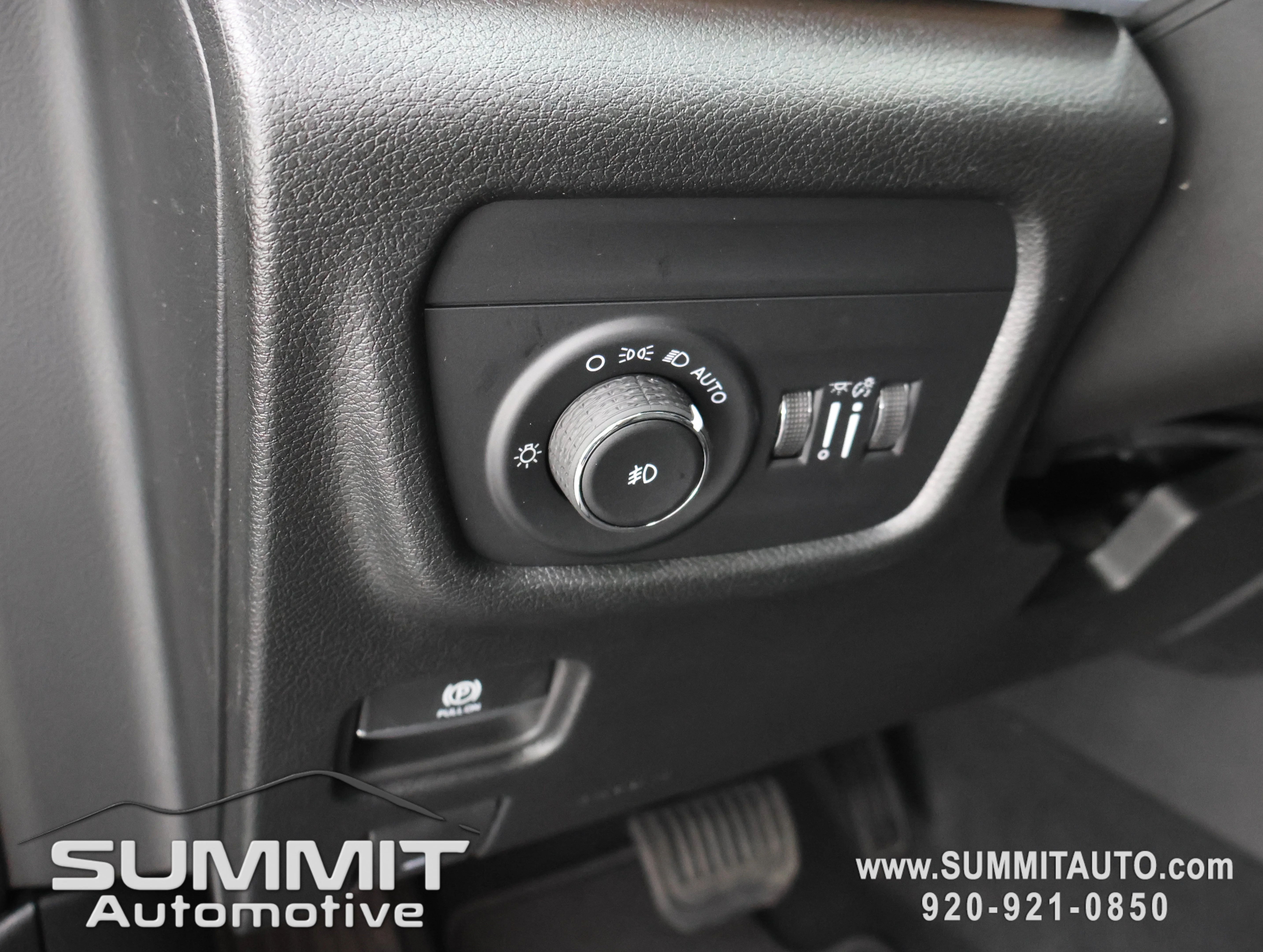 New 2026 Diamond Black Crystal Pearlcoat Jeep Limited image 49