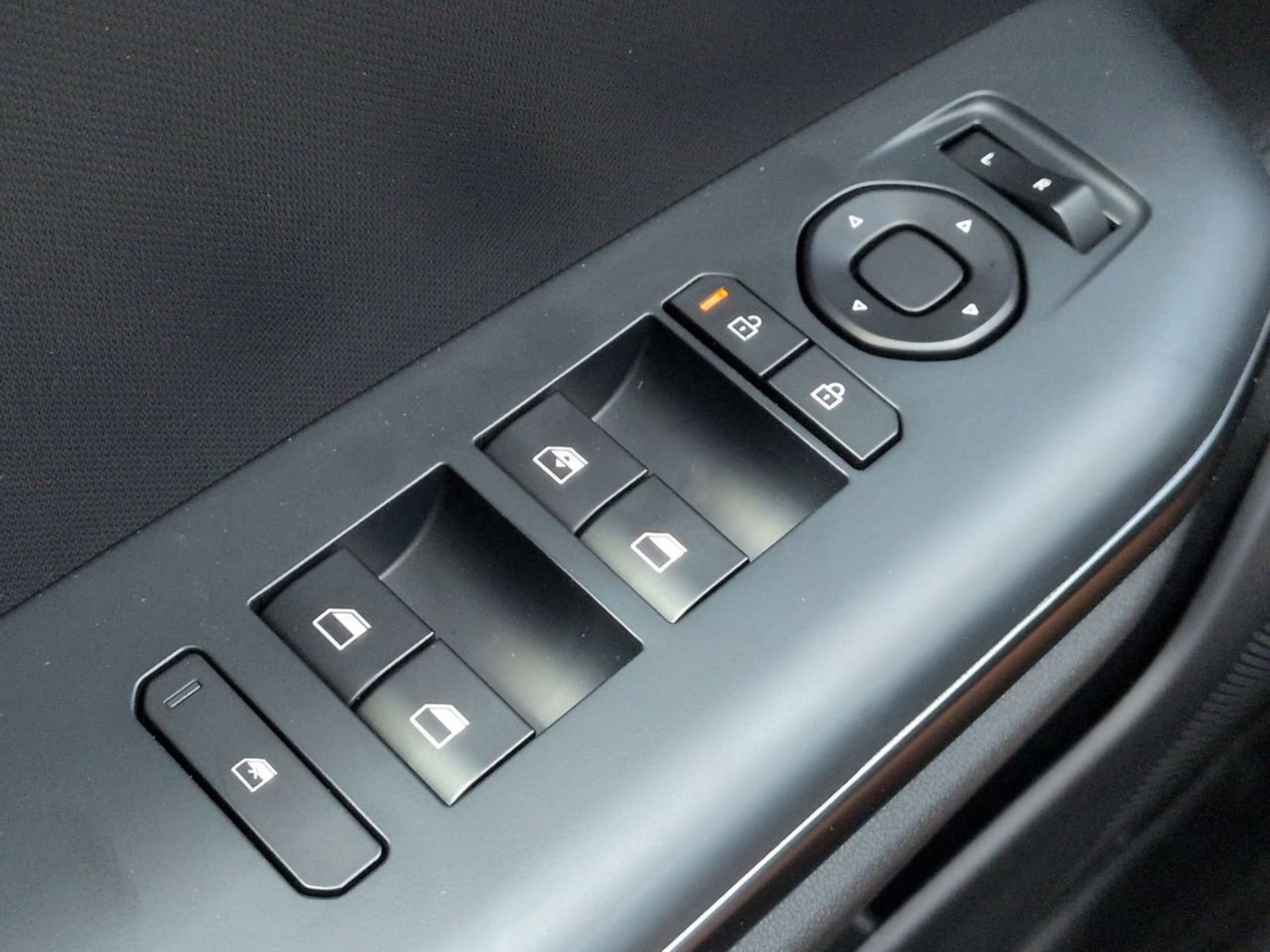 New 2026 Steel Gray Kia LXS image 21
