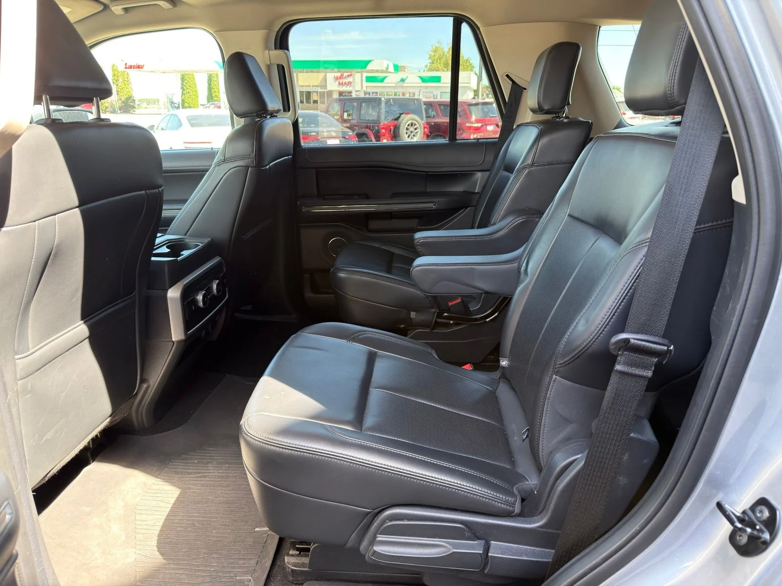 Used 2024 Silver Ford Limited image 11