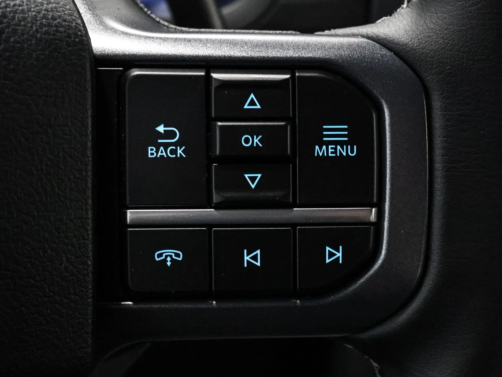 New 2026 Carbonized Gray Metallic Ford XLT image 35