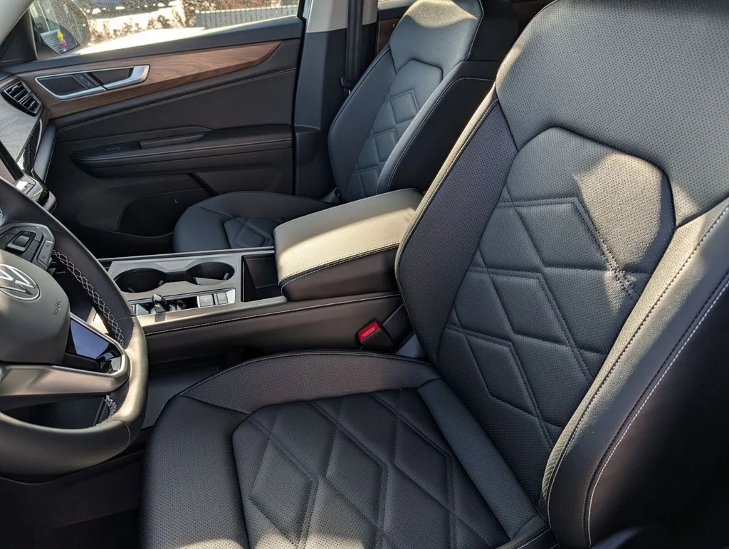New 2026 Black Volkswagen 2.0T SE image 9