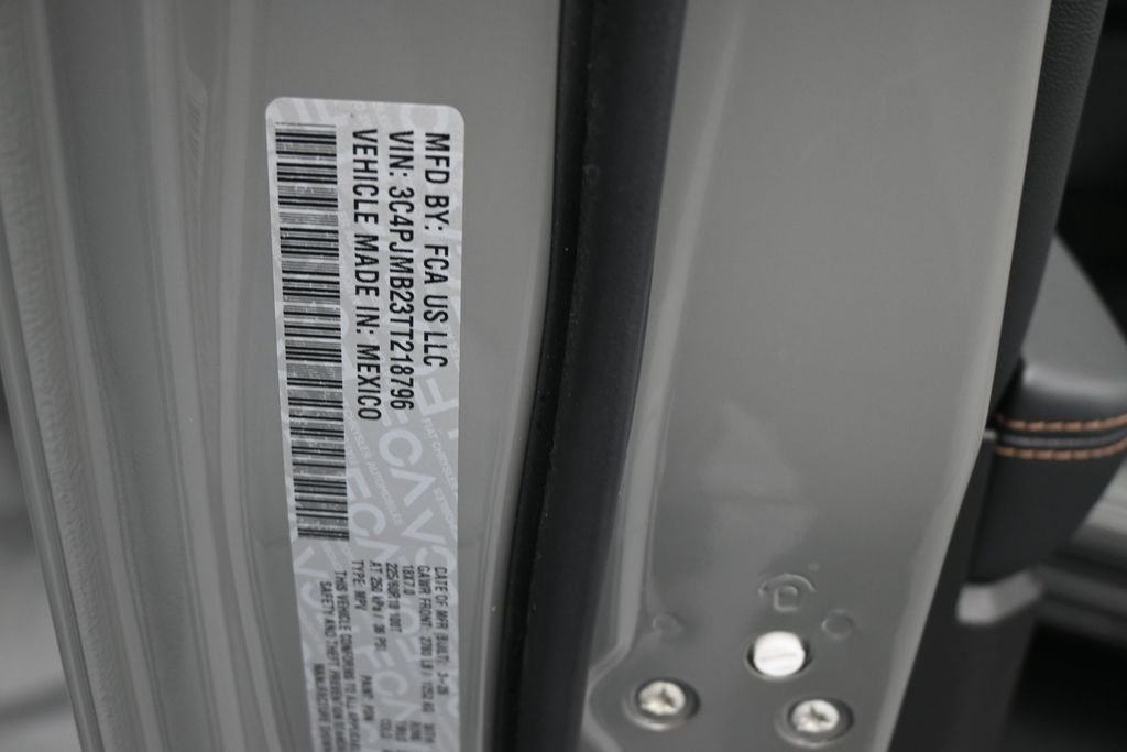 New 2026 Sting-Gray Clear-Coat Exterior Paint Jeep Limited image 20