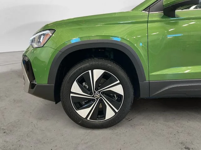 New 2026 Green Volkswagen 1.5T SE image 14