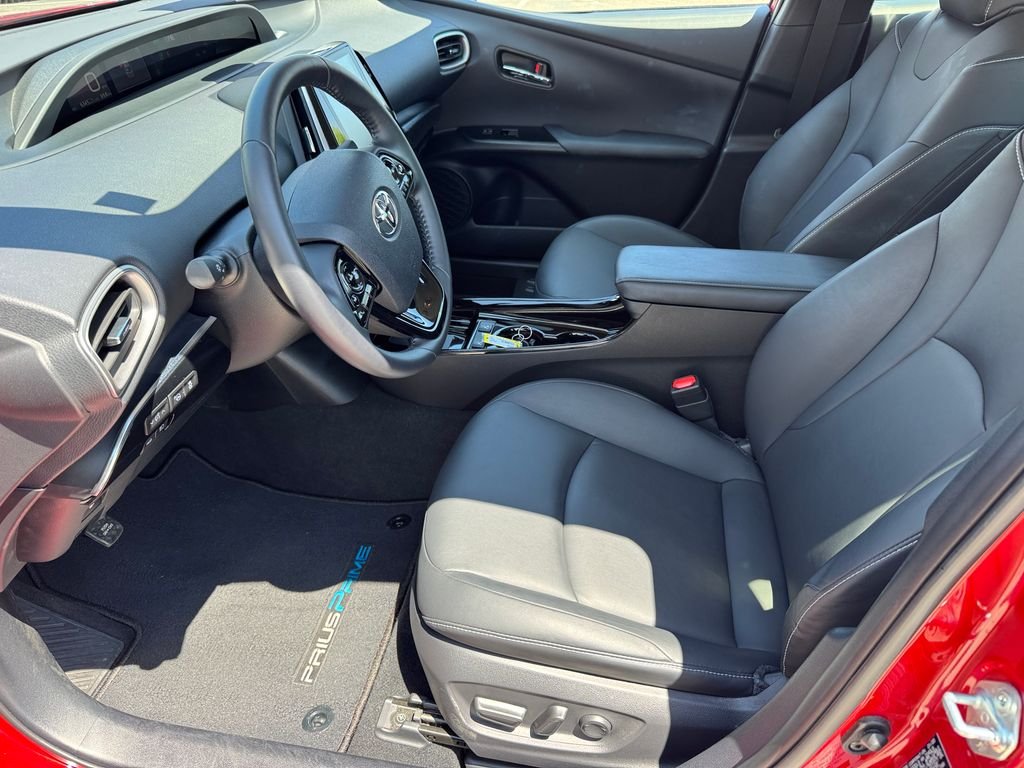 Used 2020 Red Toyota  image 7