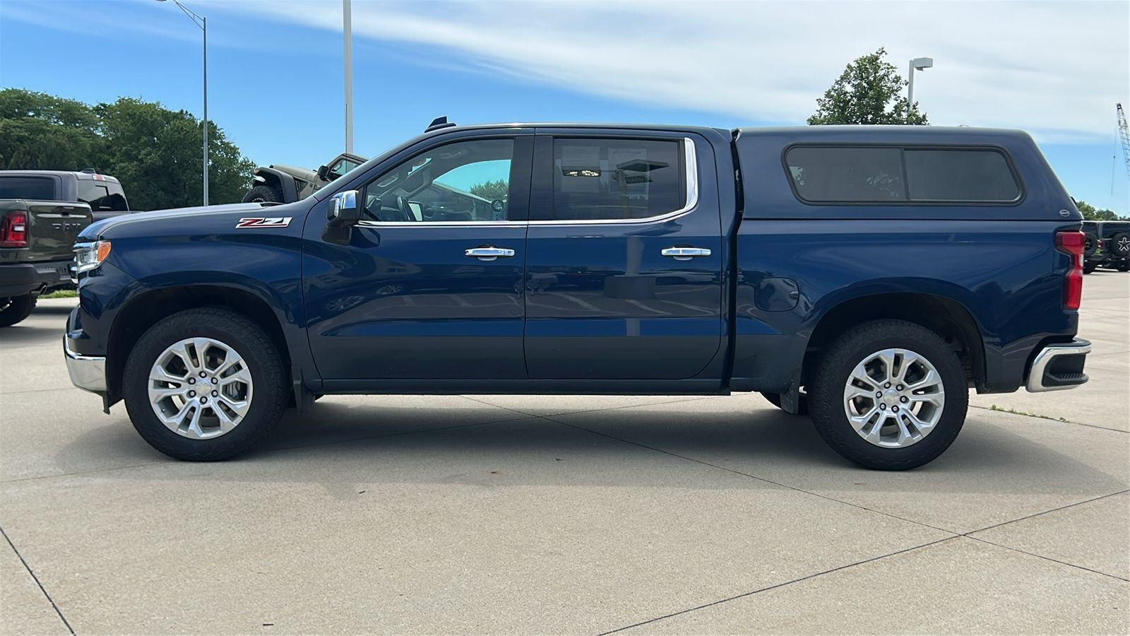 Used 2022 Blue Chevrolet LTZ image 7