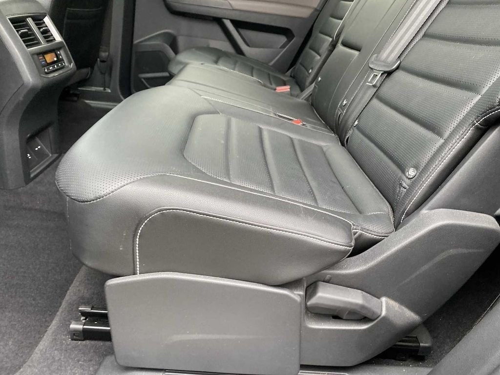 Used 2022 Gray Volkswagen 3.6L V6 SEL Premium R-Line image 30