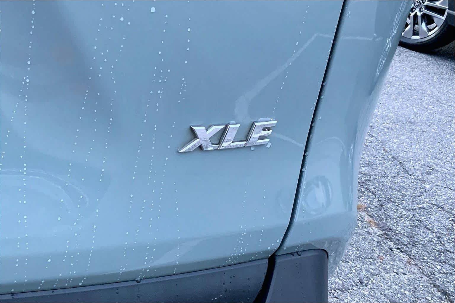 Used 2020 Lunar Rock Toyota XLE image 10