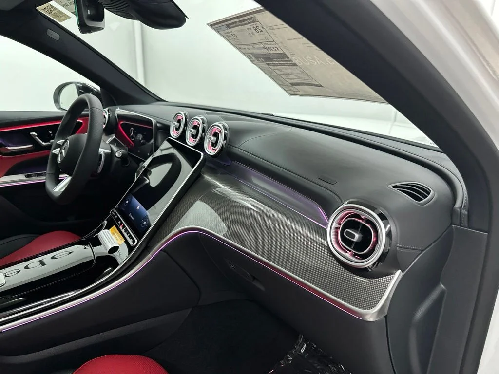 New 2027 White Mercedes-Benz GLC 300 image 26