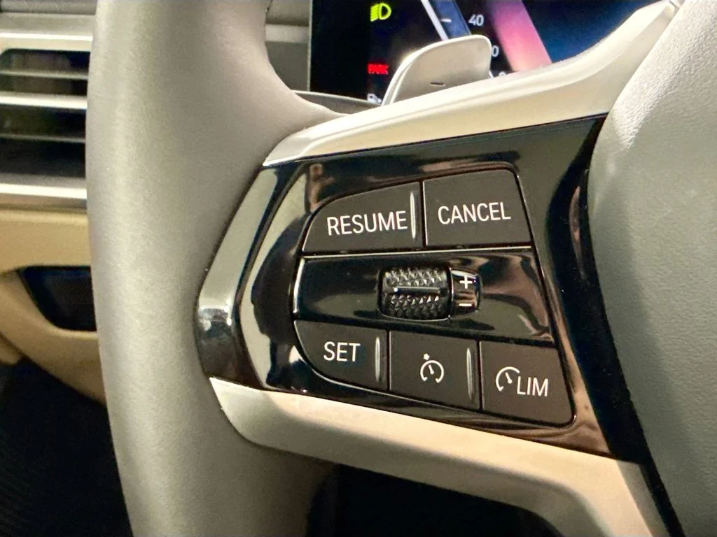 2025 BMW 3 Series 330i - Photo 11