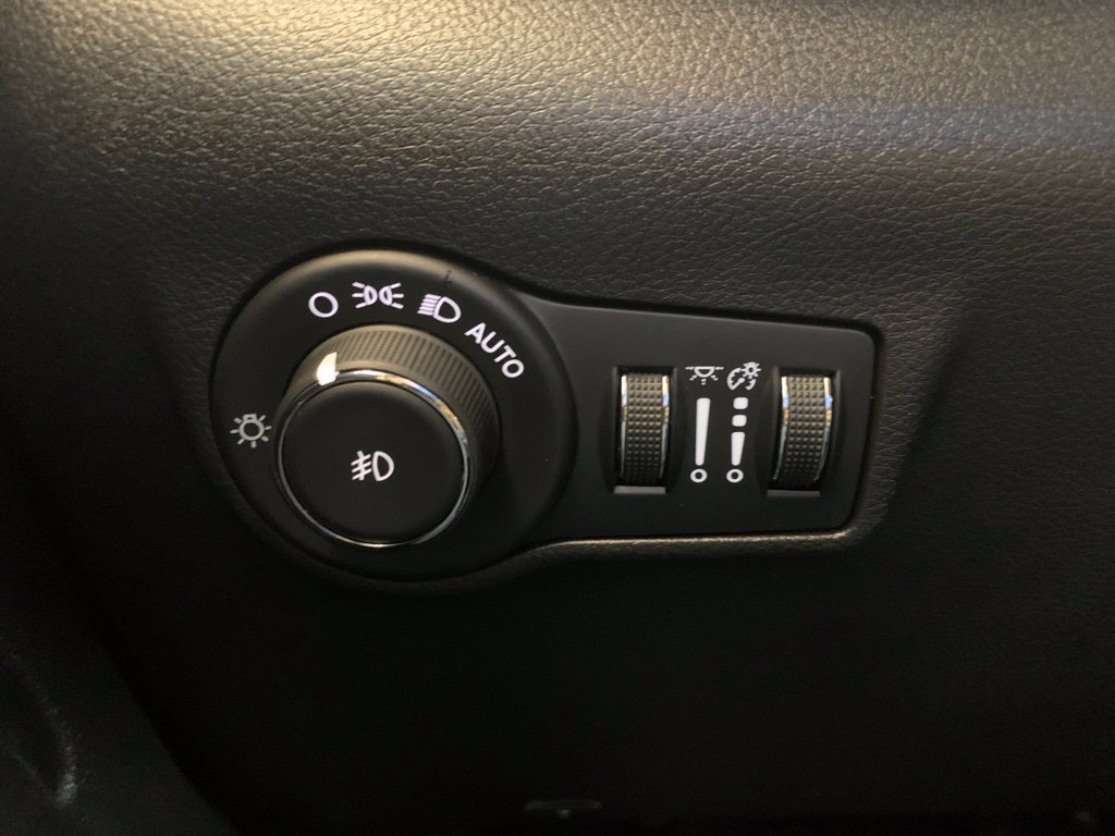 Used 2025 Red Jeep Trailhawk image 9