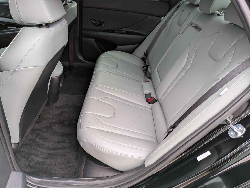 2025 Hyundai Elantra Limited - Photo 24