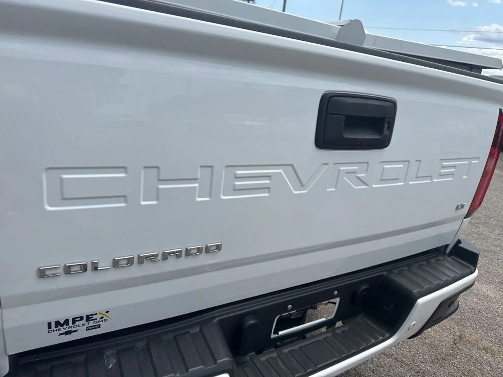 Used 2022 Summit White Chevrolet LT image 23