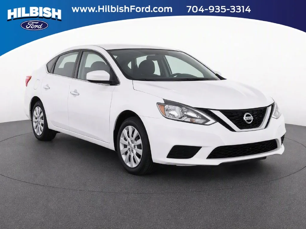 Used 2018  Nissan SV image 1