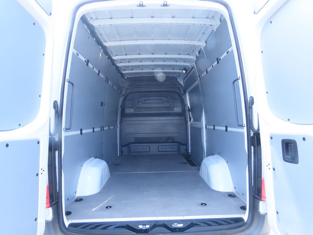 New 2025 Arctic White Mercedes-Benz Cargo 144 WB image 24
