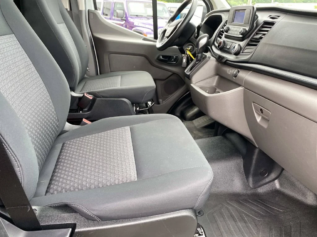 Used 2025 White Ford Base image 23