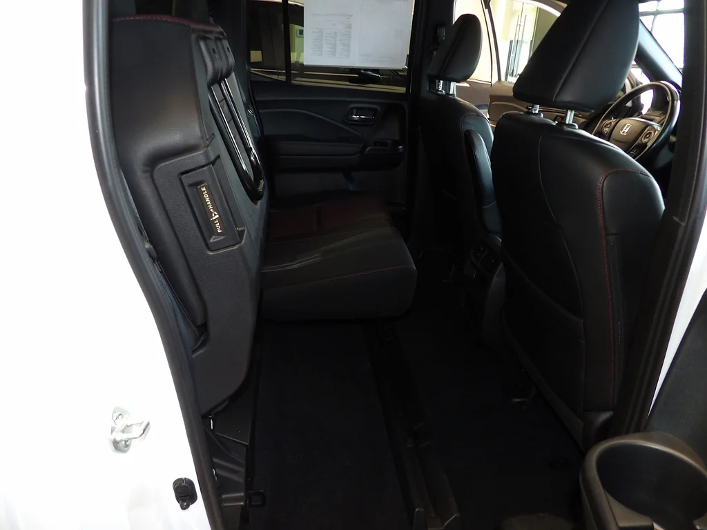 Used 2022 Platinum White Pearl Honda Black Edition image 22