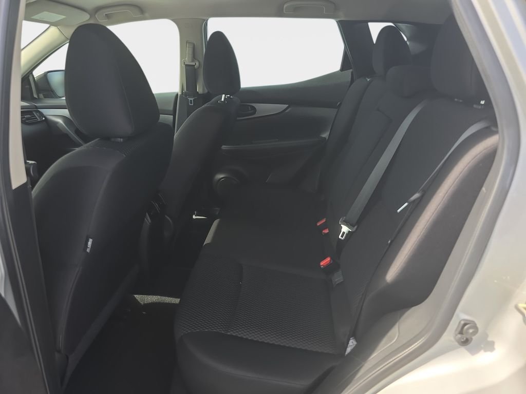 Used 2019 Silver Nissan S image 28