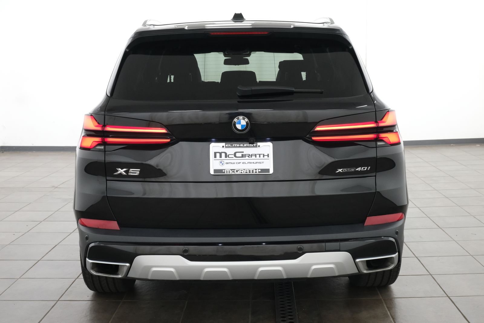 Certified Used 2024 Black Sapphire Metallic BMW xDrive40i image 4
