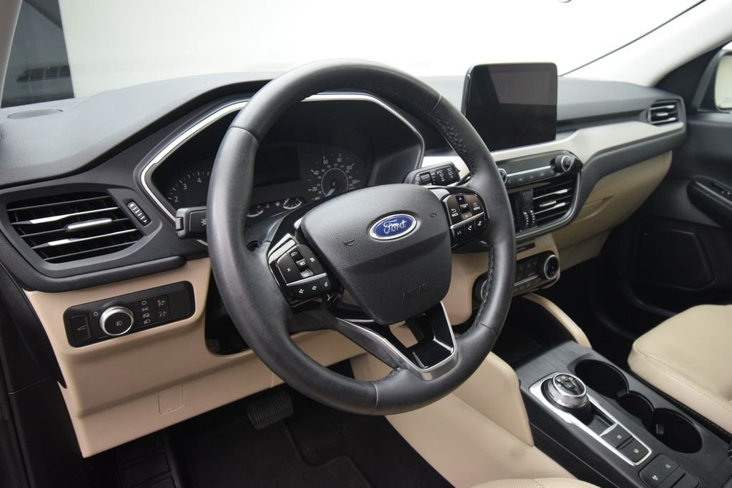Used 2022 Black Metallic Ford SEL image 16