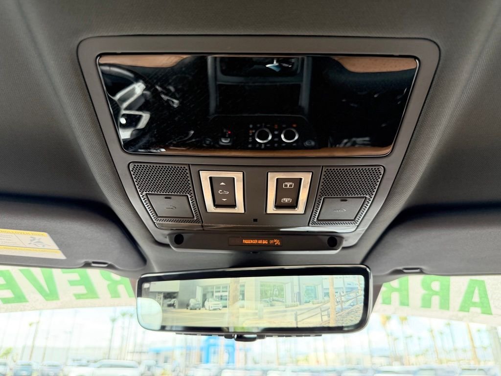 Used 2024 Brown Land Rover X-Dynamic SE image 13