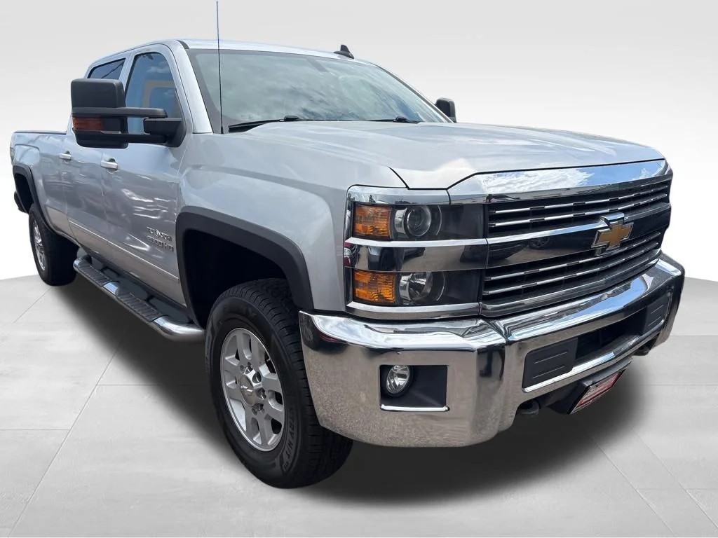 Used 2016 Silver Chevrolet LT image 14