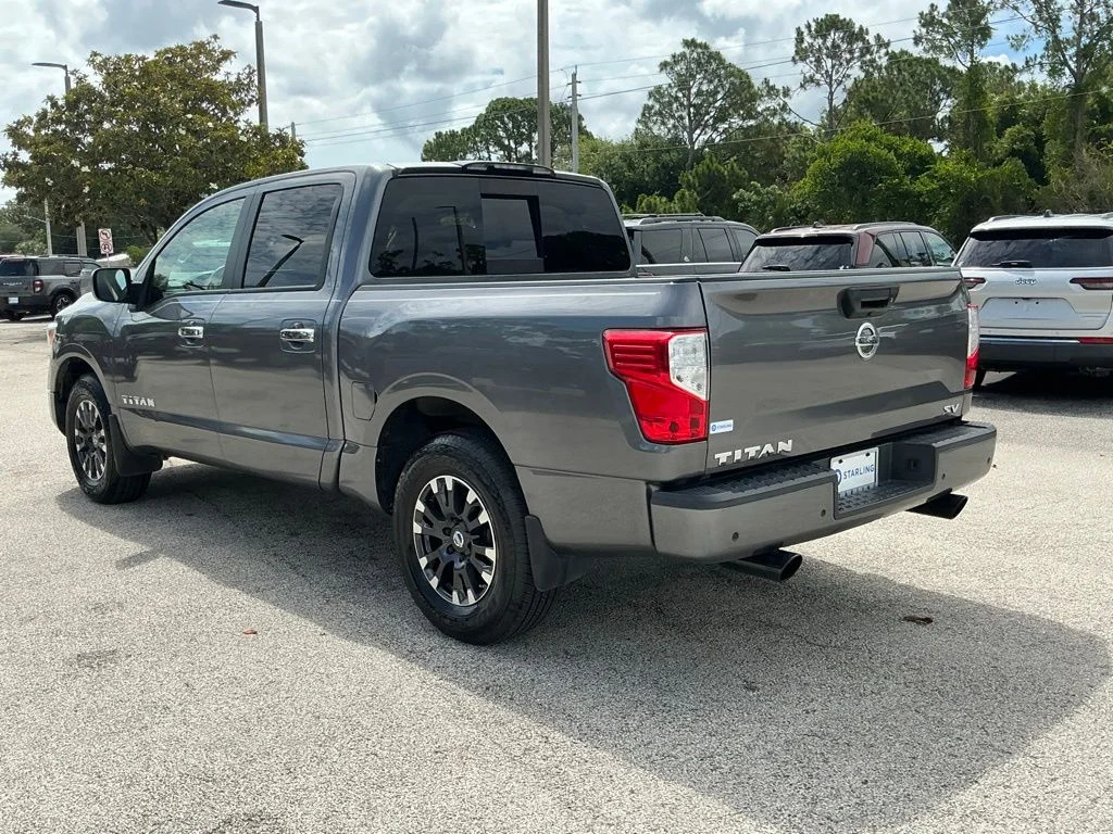 Used 2021 Gray Nissan SV image 5