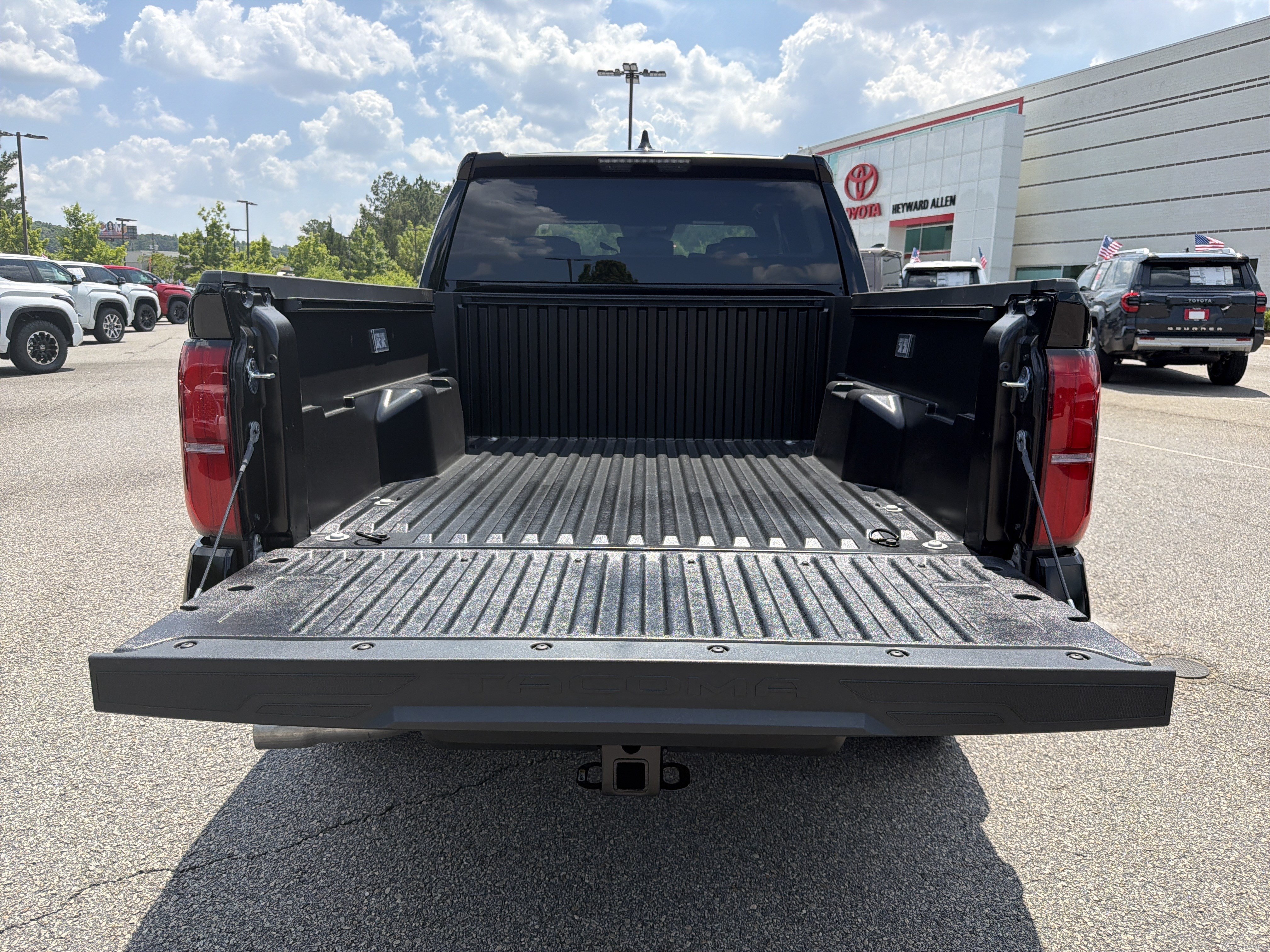 2026 Toyota Tacoma SR5 - Photo 18