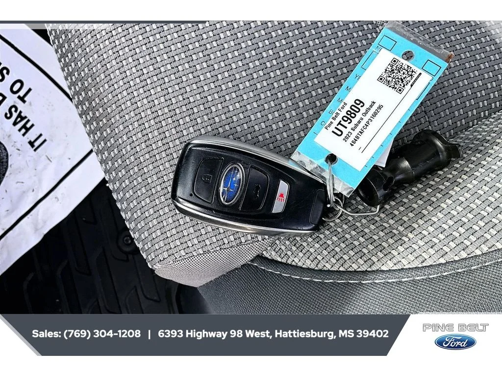 Used 2023 Crystal Black Silica Subaru Premium image 9