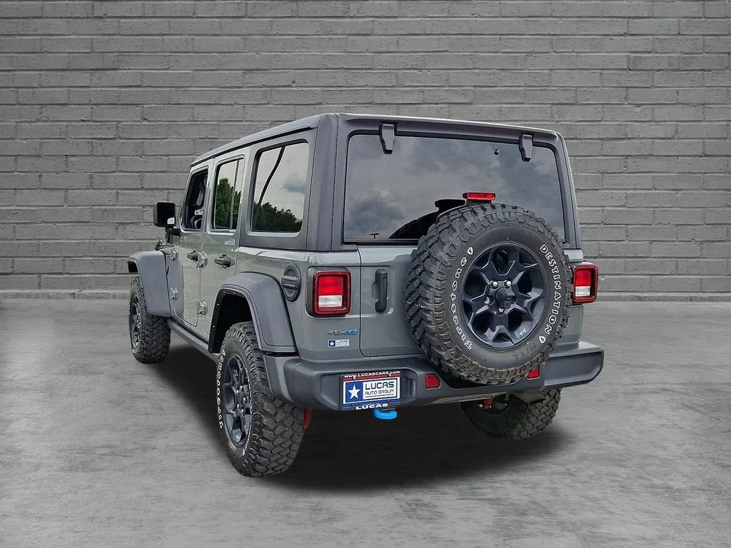 Used 2023 Gray Jeep 4x4 image 40