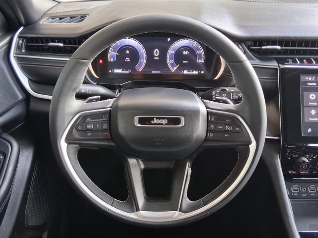 Used 2025 Red Jeep Altitude image 10