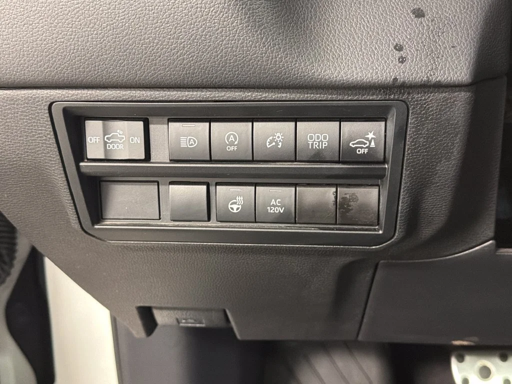 Used 2022 Off-white Toyota Limited image 33